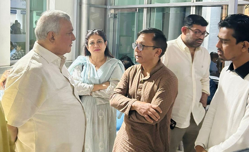 হাসপাতালে গিয়ে খালেদা জিয়ার চিকিৎসার খবর নিলেন খন্দকার মুক্তাদির