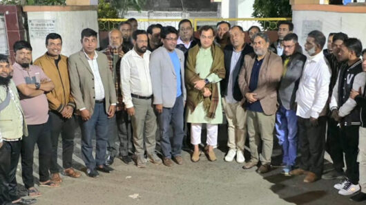 কয়েস লোদীর সাথে নবগঠিত মহানগর তাঁতী দল নেতৃবৃন্দের সৌজন্য সাক্ষাৎ