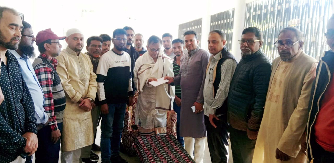 খন্দকার মুক্তাদিরের কাছে তাঁতীদলের কমিটি বাতিলের দাবিতে স্মারকলিপি প্রদান