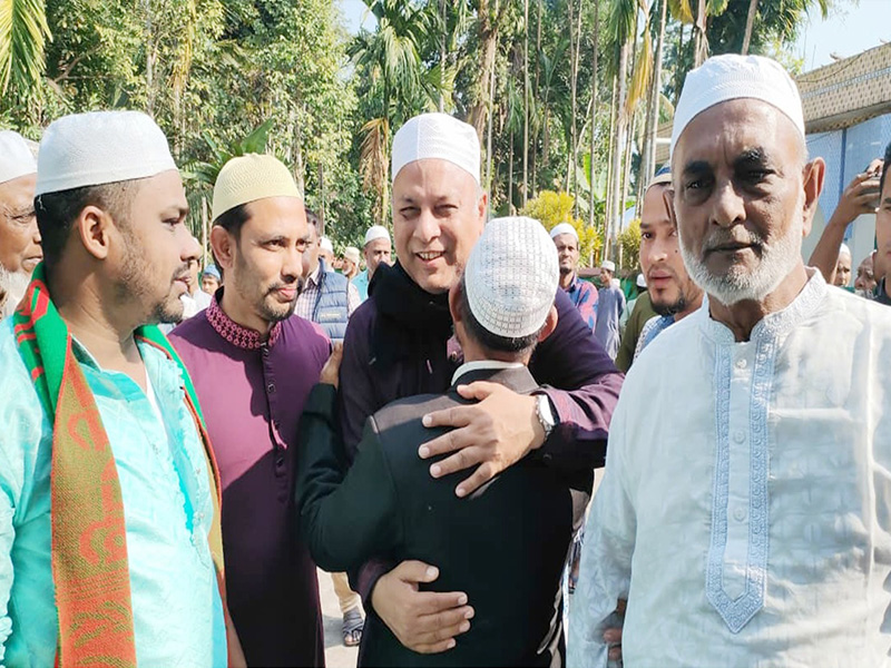 একটি দল নানা প্রলোভন দেখাচ্ছে, ফাঁদে পা দিবেন না : এমরান চৌধুরী