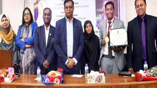 ঢাকা বিশ্ববিদ্যালয়ের ফলিত পরিসংখ্যান বিভাগে গোল্ডেন জুবিলী এওয়ার্ড পেল সাংবাদিক পুত্র সিপন