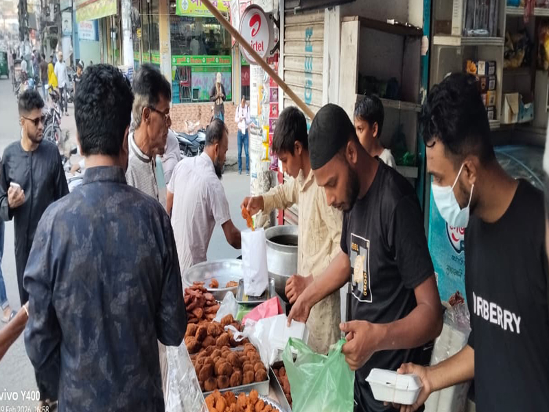 চাহিদোর তুঙ্গে ‘আখনি’ ও ‘হান্ডেশ’