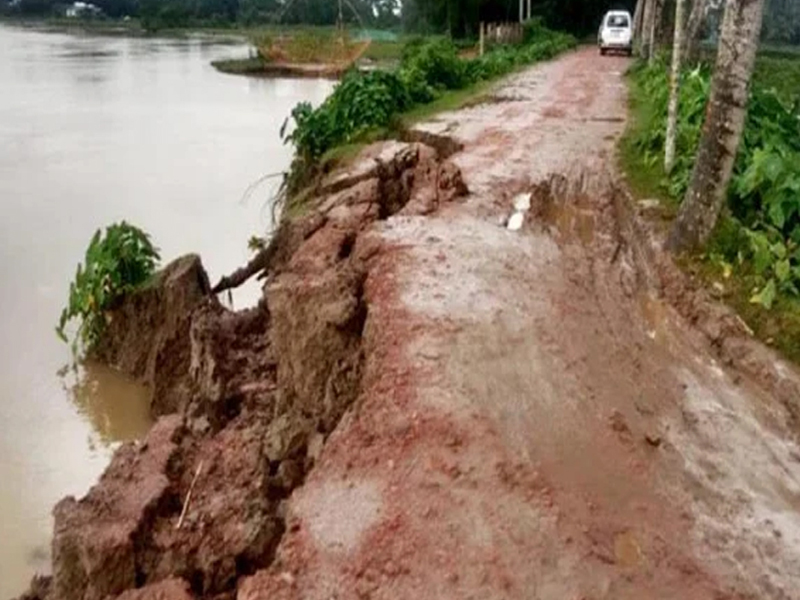 গোলাপগঞ্জে কুশিয়ারা নদীর গ্রাসে ৫ বসতবাড়ি: নিঃস্ব ৫ পরিবার
