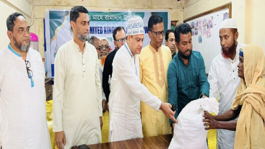 ইফতার সামগ্রী বিতরণ ও অসুস্থ নেতাকে দেখতে হাসপাতালে