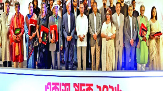 দেশকে জ্ঞানের আলোয় আলোকিত করতে চায় সরকার: প্রধানমন্ত্রী