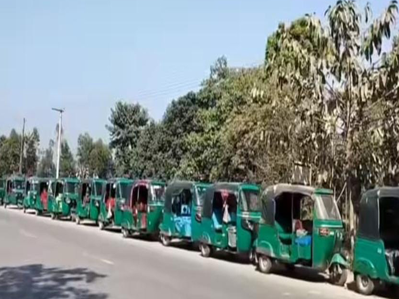গ্যাস সংকটে গোয়াইনঘাট-কোম্পানীগঞ্জের ৫ হাজার সিএনজি চালক: দিন কাটছে পাম্পের লাইনে