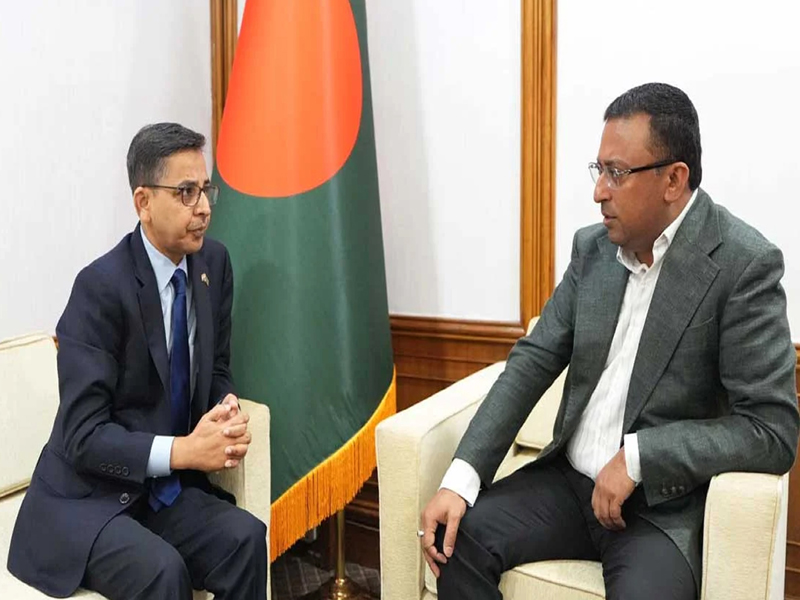 ভারতীয় হাইকমিশনার ও প্রধানমন্ত্রীর পররাষ্ট্র বিষয়ক উপদেষ্টা হুমায়ুনের বৈঠক