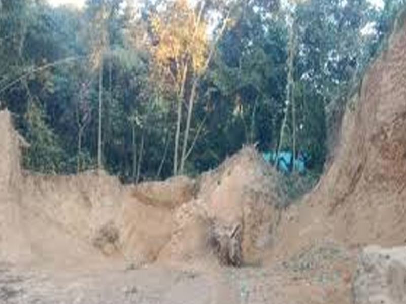 জৈন্তাপুরে আঁধার নামলেই পাহাড় ও কৃষিজমি কাটার মহোৎসব