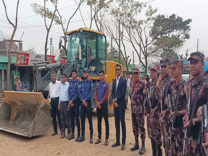 জাফলংয়ে ‘কুদ্দুস সিন্ডিকেট’র ১২ অবৈধ স্থাপনা গুঁড়িয়ে দিল প্রশাসন