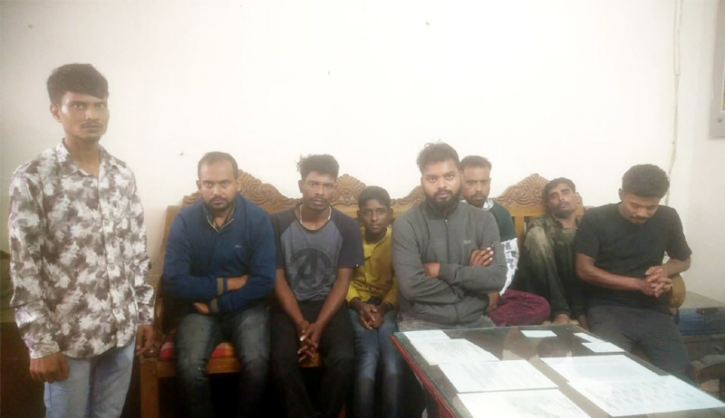 জৈন্তাপুর সীমান্তে ৪ শিশুসহ ১৮ বাংলাদেশি আটক