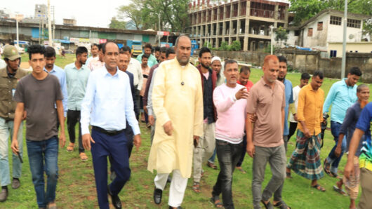 ঝড়ে ক্ষতিগ্রস্ত হকার্স শেড দ্রুত সংস্কারের আশ্বাস সিসিক প্রশাসকের