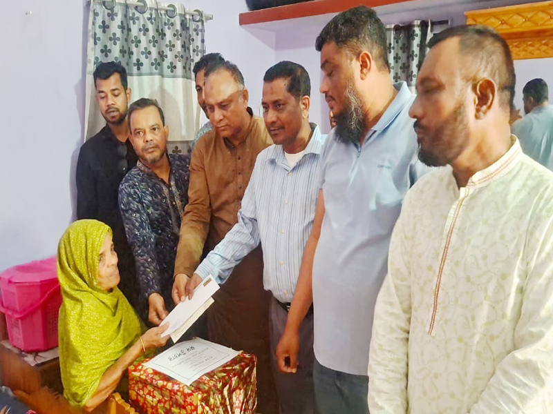সাংবাদিক তুরাবসহ জুলাই শহিদদের পরিবারে এমপি এমরান চৌধুরীর ভালোবাসার পরশ