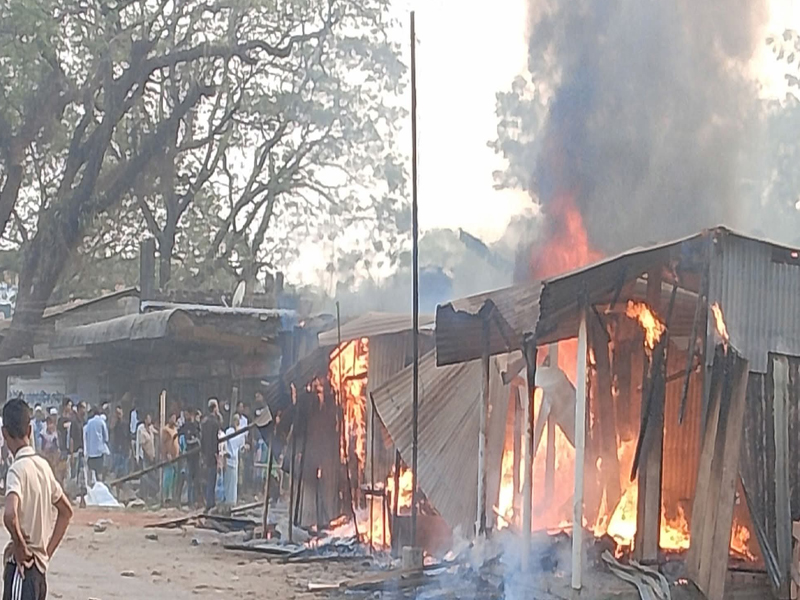 জকিগঞ্জে ভয়াবহ অগ্নিকাণ্ড ৫ দোকান ভস্মীভূত ৭ লক্ষাধিক টাকার ক্ষতি