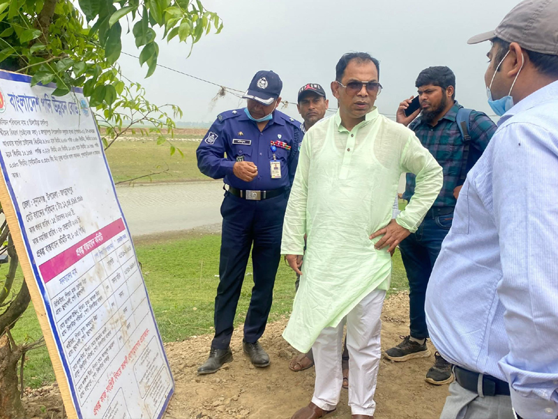 জগন্নাথপুরে নলুয়ার হাওরের ফসল রক্ষা বাঁধ পরিদর্শন করলেন এমপি কয়ছর
