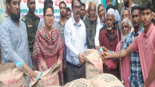 ছাতকে বিনা মূল্যে বীজ ও সার বিতরণ কার্যক্রম উদ্বোধন করলেন এমপি মিলন