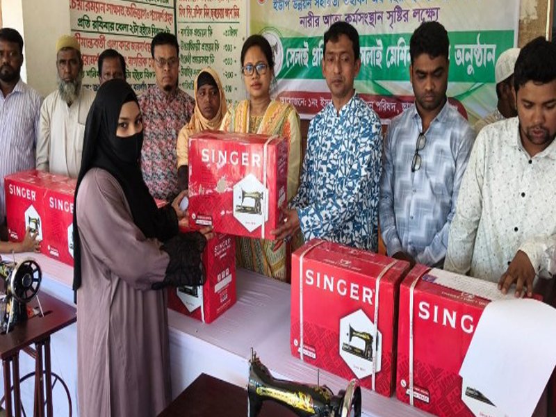 ছাতকে ২০ নারীকে সেলাই মেশিন প্রদান: ইউএনও ডিপ্লোমেসি চাকমা