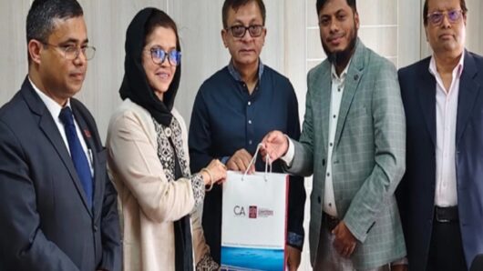 বাণিজ্য, শিল্প, পাট ও বস্ত্র মন্ত্রীর সঙ্গে আইসিএবি প্রতিনিধিদলের সাক্ষাৎ