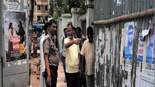চৌহাট্টায় নির্মাণাধীন ট্রাফিক পুলিশ বক্সের কাজ পরিদর্শন করলেন এসএমপি কমিশনার