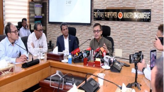 সরকার কৃত্রিম সংকট বা কারসাজি বরদাশত করবে না : বাণিজ্যমন্ত্রী