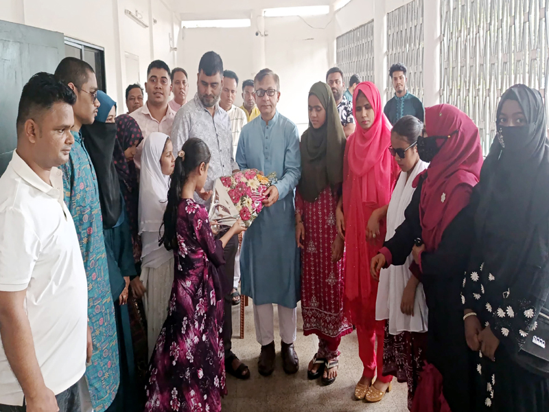 বাণিজ্যমন্ত্রী খন্দকার মুক্তাদির এমপি’র সাথে গ্রীন ডিসএ্যাবল্ড ফাউন্ডেশন নেতৃবৃন্দের সাক্ষাৎ