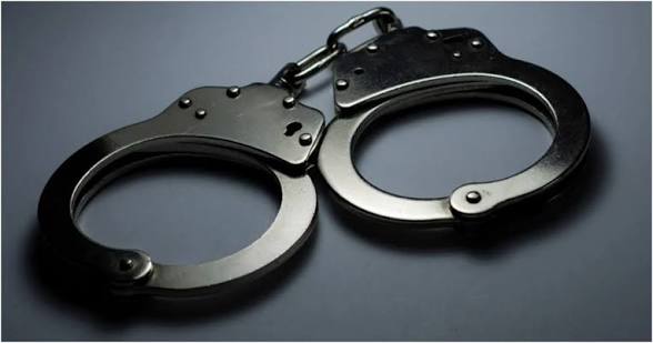 জৈন্তাপুরে পুলিশের সাঁড়াশি অভিযান, মাদক ও অস্ত্রসহ নারীসহ ৫ আটক