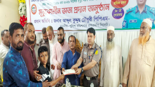 মৃত ২৬ শ্রমিক পরিবারকে জেলা ট্রাক পিকাপ শ্রমিক ইউনিয়নের আর্থিক অনুদান