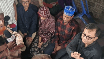 শিশু ফাহিমার বাসায় বাণিজ্যমন্ত্রী খন্দকার মুক্তাদির