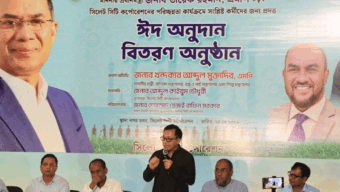 পরিচ্ছন্নতাকর্মীরা কাজ করেন বলেই নগর এত সুন্দর