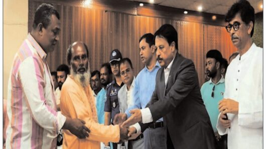 সুনামগঞ্জে দুই মন্ত্রী ‘বন্যায় ক্ষতিগ্রস্ত কৃষকের তালিকায় অনিয়ম সহ্য করা হবে না’