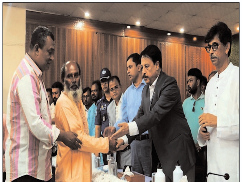 সুনামগঞ্জে দুই মন্ত্রী ‘বন্যায় ক্ষতিগ্রস্ত কৃষকের তালিকায় অনিয়ম সহ্য করা হবে না’