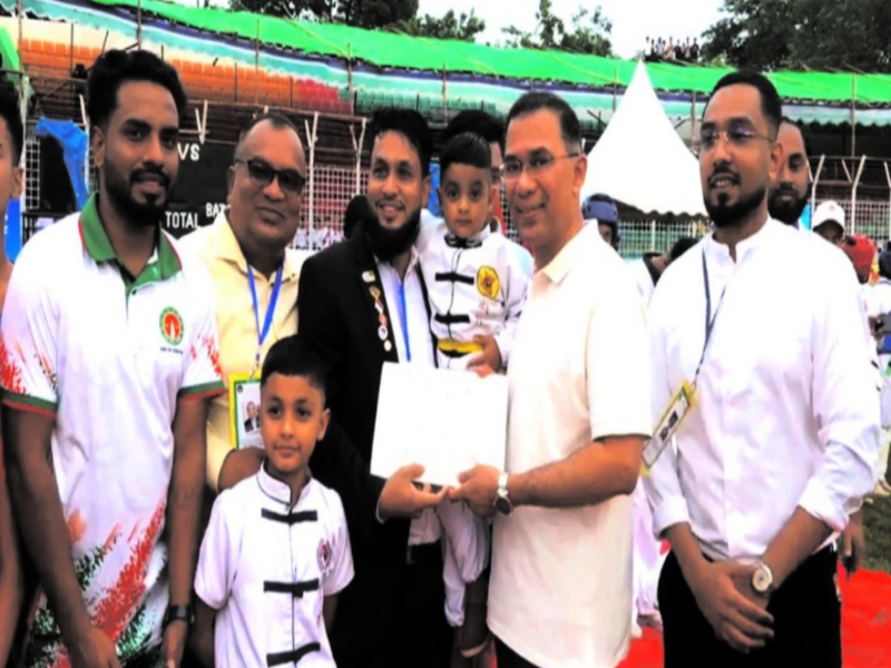 প্রধানমন্ত্রীর উপস্থিতিতে আনোয়ার হোসেনের আন্তর্জাতিক উশু সনদ প্রদর্শন