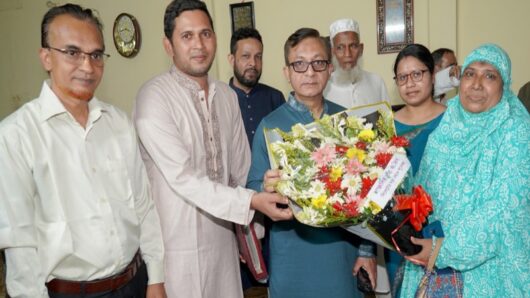 বাণিজ্যমন্ত্রীর সাথে উপপ্রধান তথ্য অফিসারের সৌজন্য সাক্ষাৎ