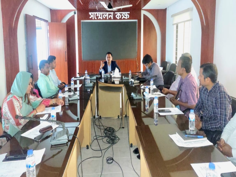 দায়িত্বশীল কর্মকর্তাদের দায়িত্বহীনতায় জনমনে ক্ষোভ