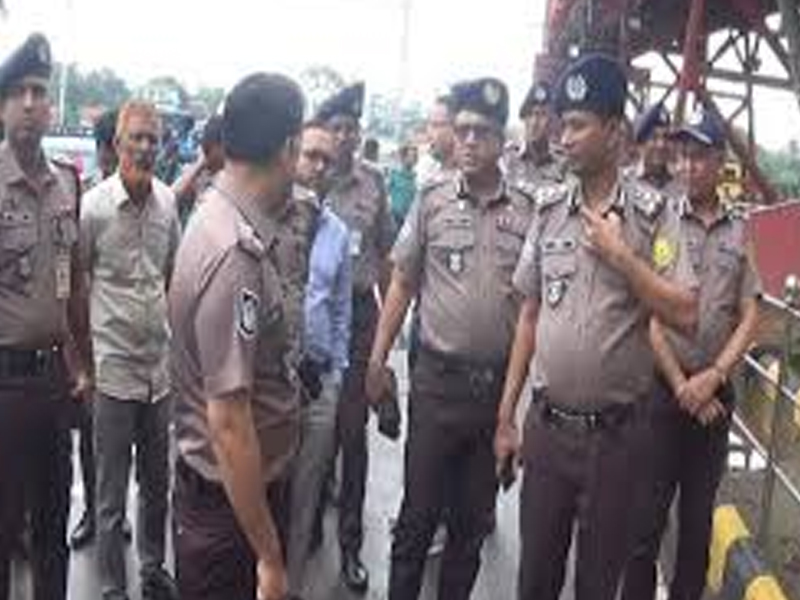 ক্বিন ব্রিজে র‌্যাব সদস্য খুন টনক নড়েছে প্রশাসনের, সিলেটজুড়ে  ব্লক রেইড ও বিশেষ পুলিশের ক্যাম্প