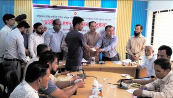 জগন্নাথপুরে দুর্যোগে ক্ষতিগ্রস্তদের  মাঝে ঢেউটিন ও নগদ অর্থ বিতরণ