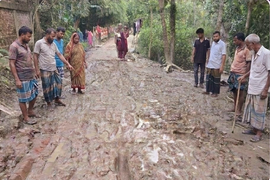 বীরমঙ্গল-গুরকচির বাজার সড়কের বেহাল দশা
