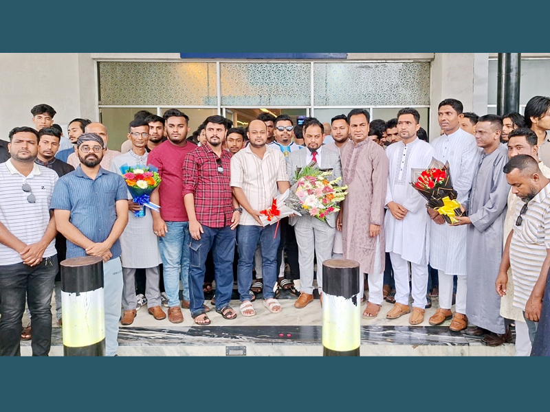 সাবেক ছাত্রনেতা জুনেদ আহমেদকে সিলেট বিমানবন্দরে সংবর্ধনা