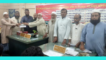 সিলেটের মৃত ১০ শ্রমিক পরিবারের মাঝে জেলা পরিবহন শ্রমিক ইউনিয়নের নগদ অর্থ বিতরণ