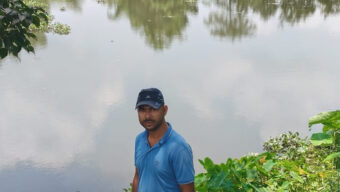 ছাতকে ৩৪ বিঘা অনাবাদী জমিতে মাছ চাষে বদলেছে রাসেলের ভাগ্য