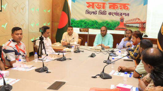 ওয়ার্ড সচিবদের সঙ্গে মতবিনিময় সভায় সিসিক প্রশাসক