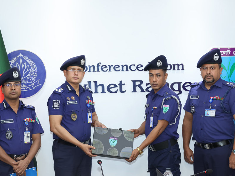 শ্রেষ্ঠ পুলিশ অফিসার হিসেবে সম্মাননা পেলেন বিয়ানীবাজার থানার এসআই হোসাইন আহমদ