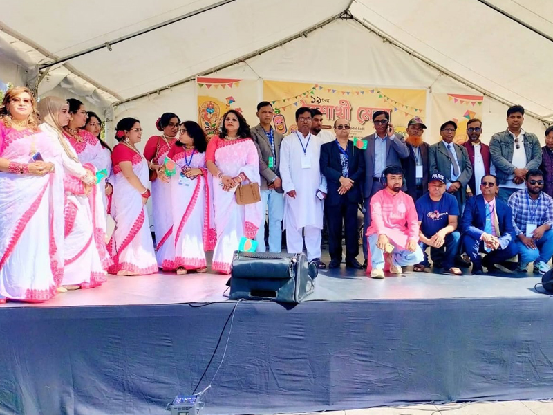 রিপাবলিকে বর্ণাঢ্য বৈশাখী মেলা স্বরলিপি সাংস্কৃতিক শিল্পগোষ্ঠী  প্যারিসের আয়োজনে বাংলা  সংস্কৃতির প্রাণবন্ত উৎসব মো.জুনেদ আহমদ, ফ্রান্স: ফ্রান্সের রাজধানী প্যারিসের ঐতিহাসিক রিপাবলিক চত্বরে স্বরলিপি সাংস্কৃতিক শিল্পগোষ্ঠী প্যারিসের উদ্যোগে অনুষ্ঠিত হচ্ছে বর্ণাঢ্য বৈশাখী মেলা। প্রবাসে বাংলা সংস্কৃতি, ঐতিহ্য ও সম্প্রীতির বন্ধনকে আরও সুদৃঢ় করতে আয়োজিত এই মেলায় বিপুল উৎসাহ-উদ্দীপনার মধ্য দিয়ে অংশ নিচ্ছেন বাংলাদেশি কমিউনিটির সদস্যসহ বিভিন্ন দেশের দর্শনার্থীরা। দিনব্যাপী এ আয়োজনকে ঘিরে উৎসবমুখর পরিবেশের সৃষ্টি হয়েছে পুরো রিপাবলিক এলাকায়। মেলার প্রবেশমুখ থেকেই চোখে পড়ে বাংলা নববর্ষের ঐতিহ্যবাহী সাজসজ্জা, রঙিন ব্যানার, আলপনা ও বাঙালি সংস্কৃতির নানা অনুষঙ্গ। শিশু-কিশোর থেকে শুরু করে সব বয়সী মানুষের উপস্থিতিতে মুখর হয়ে উঠেছে উৎসব প্রাঙ্গণ। মেলায় রয়েছে দেশীয় খাবারের বাহারি স্টল, হস্তশিল্প, পোশাক, অলংকার ও সাংস্কৃতিক ঐতিহ্যের বিভিন্ন প্রদর্শনী। দর্শনার্থীরা উপভোগ করছেন পান্তা-ইলিশ, ভর্তা, পিঠাপুলি এবং বাংলাদেশের জনপ্রিয় নানা মুখরোচক খাবার। আয়োজনের অন্যতম আকর্ষণ সাংস্কৃতিক অনুষ্ঠানমালায় অংশ নিচ্ছেন প্রবাসী শিল্পীরা। বাংলা গান, নৃত্য, আবৃত্তি ও লোকসংগীত পরিবেশনার মাধ্যমে তুলে ধরা হচ্ছে বাঙালির হাজার বছরের সাংস্কৃতিক ঐতিহ্য। অনুষ্ঠানজুড়ে দর্শকদের স্বতঃস্ফূর্ত অংশগ্রহণ উৎসবকে দিয়েছে নতুন মাত্রা। আয়োজকরা জানান, প্রবাসে বেড়ে ওঠা নতুন প্রজন্মের কাছে বাংলা সংস্কৃতি ও ঐতিহ্যকে পরিচিত করে তোলার পাশাপাশি ভিন্ন সংস্কৃতির মানুষের কাছে বাংলাদেশের সমৃদ্ধ সাংস্কৃতিক পরিচয় তুলে ধরাই এ আয়োজনের মূল লক্ষ্য। তারা বলেন, বৈশাখী মেলা শুধু একটি উৎসব নয়, এটি প্রবাসী বাংলাদেশিদের মিলনমেলা এবং শিকড়ের সঙ্গে আত্মিক বন্ধনকে আরও দৃঢ় করার একটি অনন্য আয়োজন। স্বরলিপি সাংস্কৃতিক শিল্পগোষ্ঠী প্যারিসের এ উদ্যোগে স্থানীয় কমিউনিটির নেতৃবৃন্দ, সামাজিক ও সাংস্কৃতিক সংগঠনের প্রতিনিধিসহ বিপুলসংখ্যক প্রবাসী বাংলাদেশি অংশ নিয়েছেন। উৎসবমুখর পরিবেশ, বাঙালিয়ানা ও সাংস্কৃতিক বৈচিত্র্যের সমন্বয়ে রিপাবলিকের বৈশাখী মেলা পরিণত হয়েছে প্রবাসে এক টুকরো বাংলাদেশের প্রাণের উৎসবে। নতুন প্রজন্মের মাঝে বাংলা সংস্কৃতির চর্চা ও সম্প্রসারণে এ ধরনের আয়োজন গুরুত্বপূর্ণ ভূমিকা রাখবে বলে মনে করছেন সংশ্লিষ্টরা।