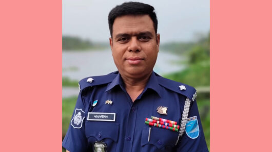 ট্রাফিক পুলিশের টিআই অ্যাডমিনের বিরুদ্ধে: চেকপোস্টে ভয়ভীতি দেখিয়ে লাখ লাখ টাকা আদায়ের অভিযোগ