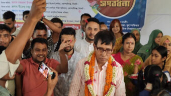 গৌরীনগরে বিদায়ী প্রধান শিক্ষক অনিল চন্দ্র শর্ম্মা’কে রাজকীয় সম্মাননা