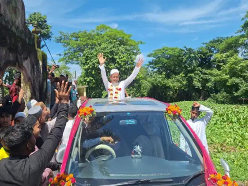 জগন্নাথপুরে কেন্দ্রীয় জামে মসজিদের মোয়াজ্জিনকে রাজকীয় বিদায়