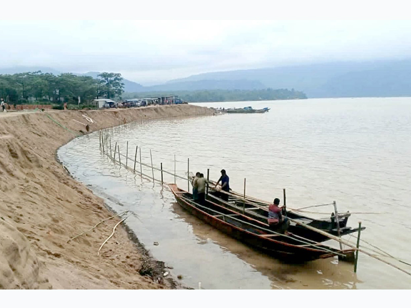 যাদুকাটায় নদী ও শিমুল বাগান রক্ষায় ইজারাদারদের বাঁধ, নেপথ্যে শক্তিশালী সিন্ডিকেট