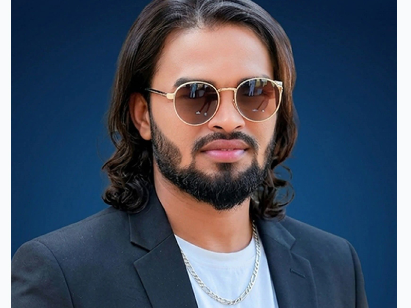 একের পর এক চমক দেখাচ্ছেন সুনামগঞ্জের উদীয়মান গীতিকার মনসুর সানী