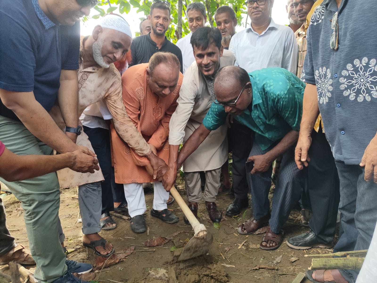 এমপি এমরান চৌধুরীর হাত ধরেই হচ্ছে বহুল প্রত্যাশিত শিকপুর সেতু ক্স ব্যয় হবে প্রায় দেড় শ কোটি টাকা ক্স পরিদর্শন করলেন ঢাকা-সিলেটের প্রকৌশলী ও প্রকল্প পরিচালক