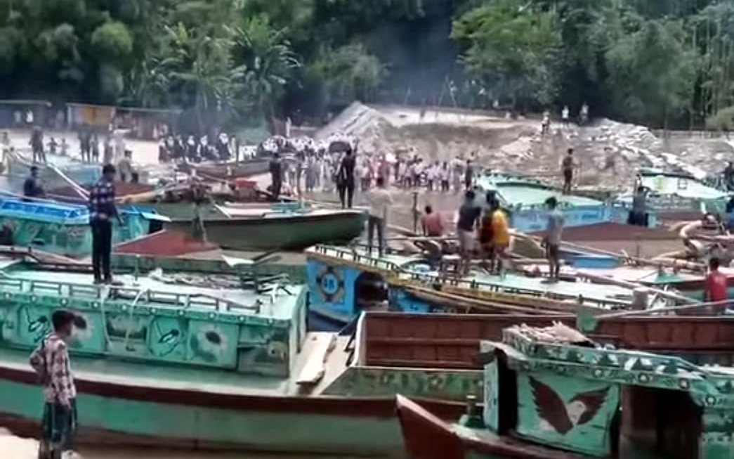 গোয়াইনঘাটে বালুমহালে ‘রয়্যালটি সিন্ডিকেট’