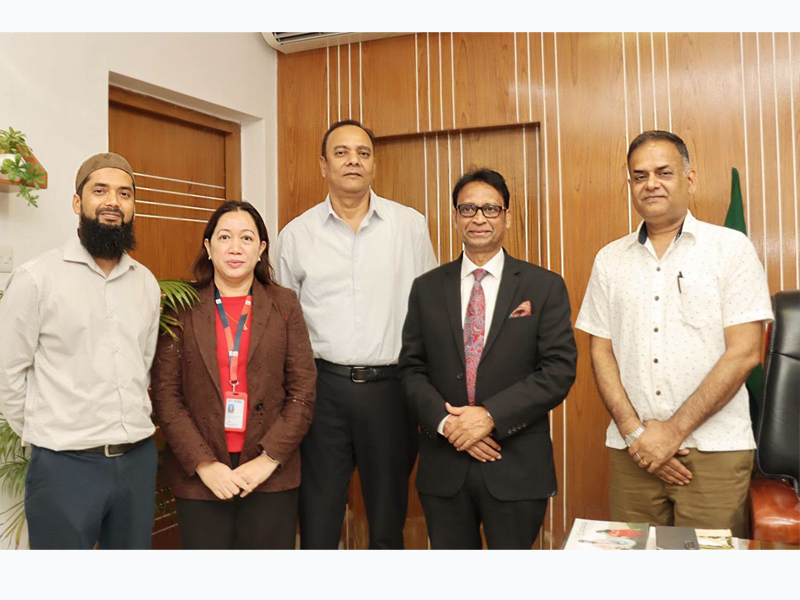 রেড ক্রিসেন্টের নতুন চেয়ারম্যানের সাথে ব্রিটিশ রেড ক্রসের সৌজন্য সাক্ষাৎ